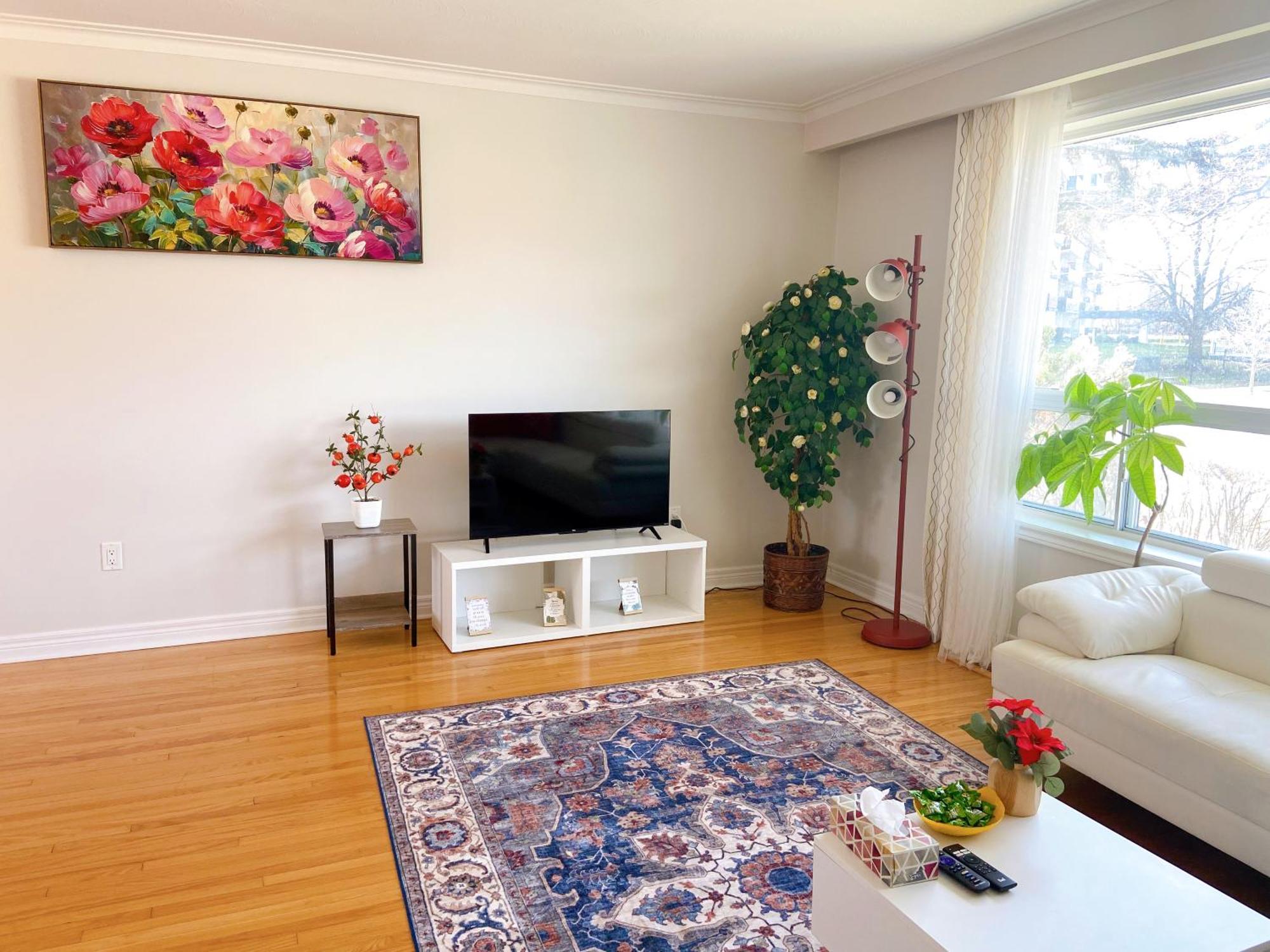 Sunny House - Main Floor, Free Parking, In Toronto Hotel Bagian luar foto